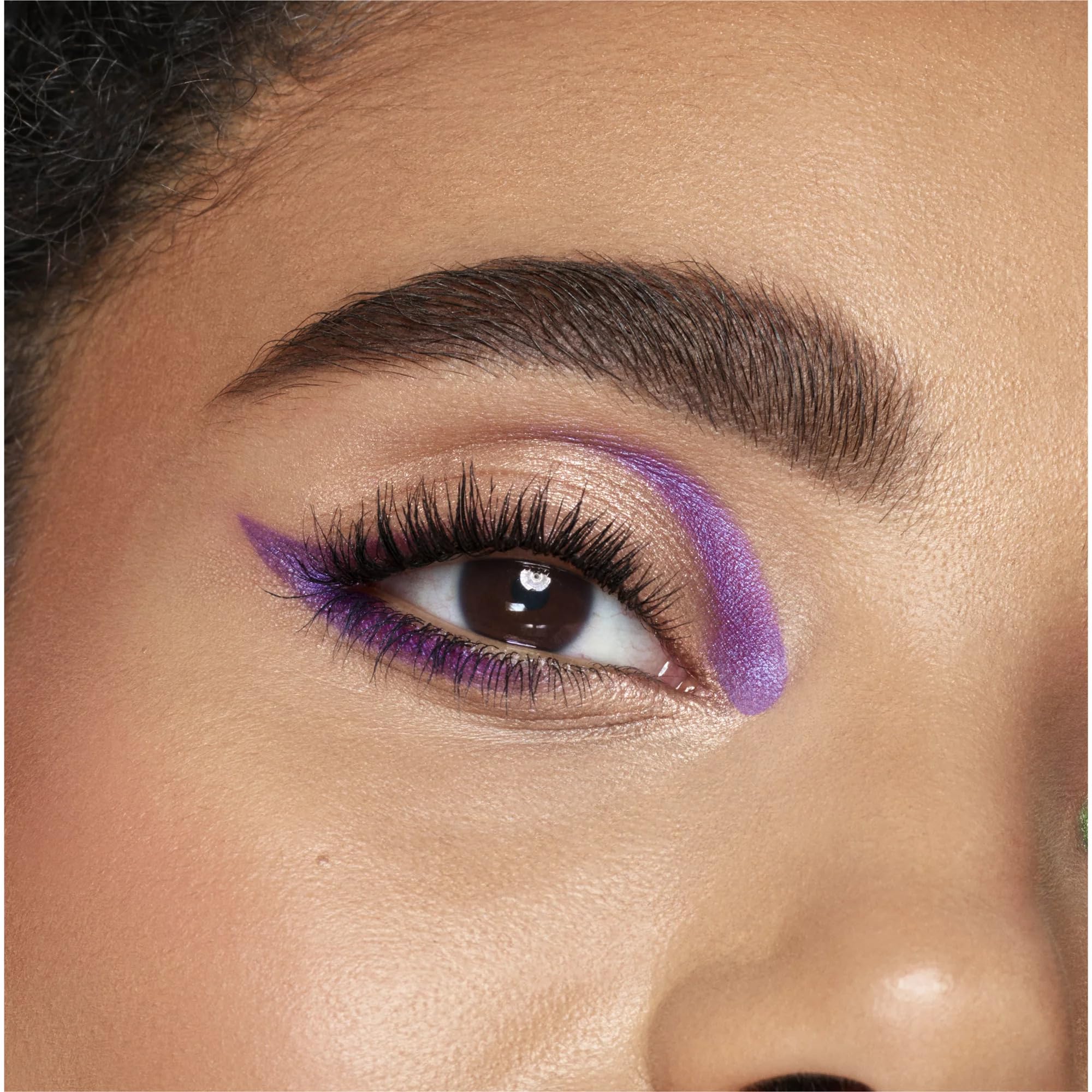 COVERGIRL LashBlast Fusion Volumizing and Lengthening Mascara Brown .44 fl oz (13.1 ml) (Packaging may vary)